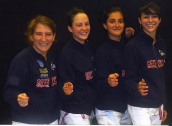 Escrime : les filles de Parmentier se qualifient pour les quarts