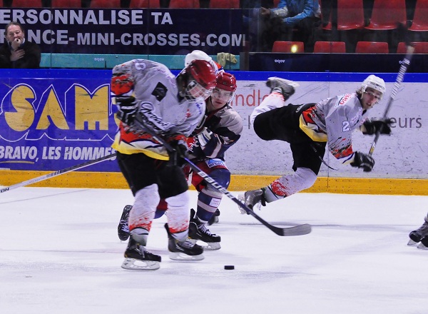 Hockey-sur-glace – U22 élite : Brûleurs de Loups – Mont-Blanc 3-2