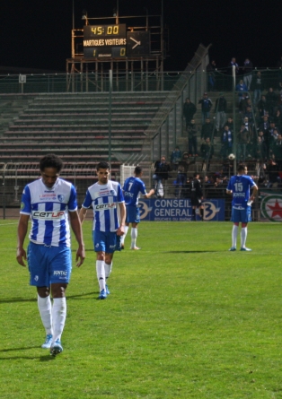 Résumé vidéo FC Martigues – GF38 (1-0)