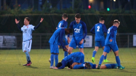 Gambardella : Echirolles de la tête et des épaules