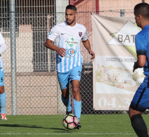 Le FC Bourgoin-Jallieu accroché et sous la menace de Saint-Etienne
