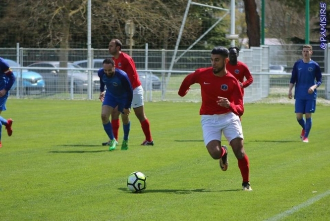 Info MS : le FC Bourgoin-Jallieu va perdre son meilleur buteur Aziz Bouzit