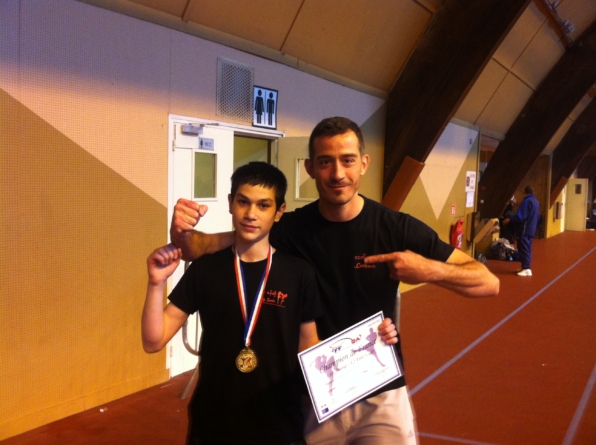 Deux Gucistes champions de France de kick-boxing