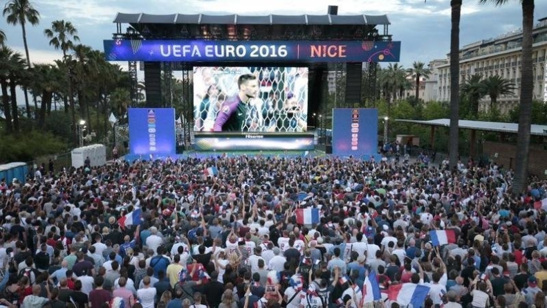 Grenoble : Un écran géant à l’anneau de vitesse pour France – Croatie