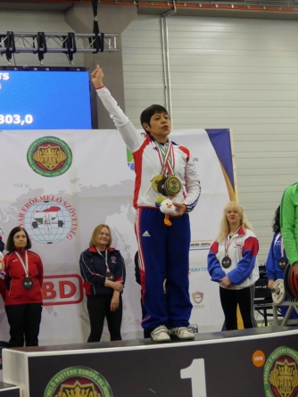 Quatre médailles pour Edith Guennec au championnat d’Europe de Force Athlétique