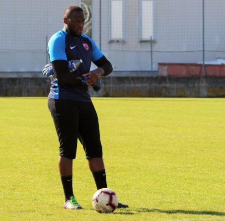 #Mercato – Fahardine Hassani quitte le FC Bourgoin-Jallieu