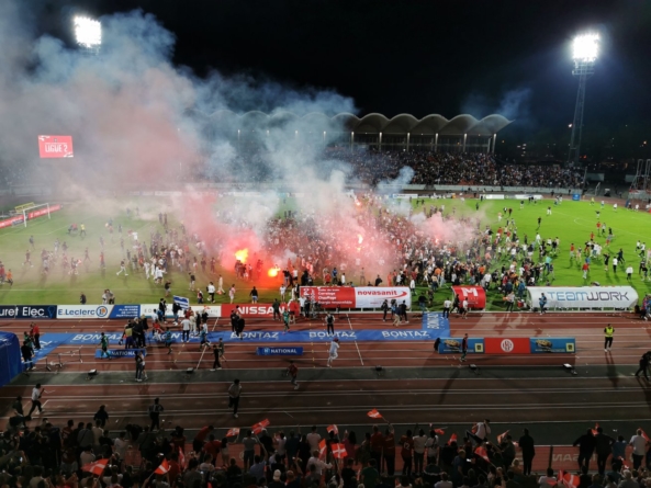 Le FC Annecy célèbre sa montée en Ligue 2