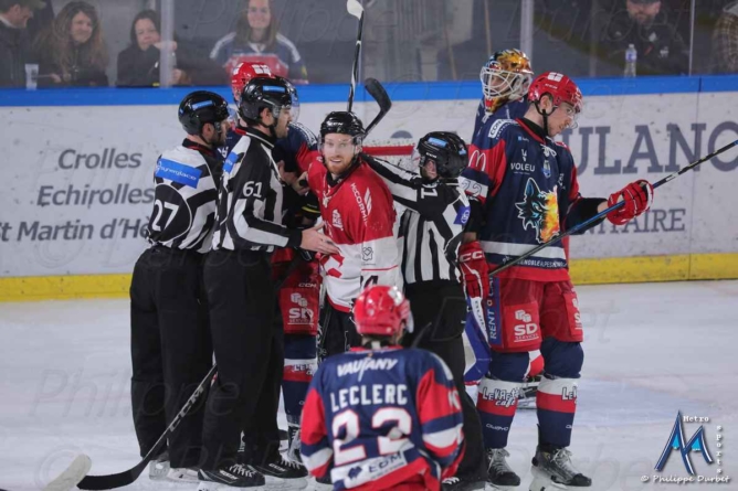 En images. M1 demi-finale Ligue Magnus : Brûleurs de Loups – Amiens (4-5)