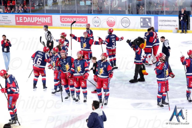 En images. Les Brûleurs de Loups se qualifient pour la finale de la Ligue Magnus