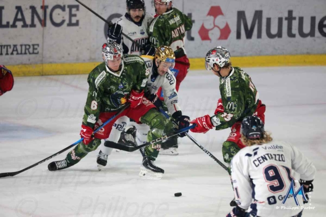Les Brûleurs de Loups renversent Angers dans une ambiance électrique