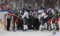 Les Brûleurs de Loups communiquent après le match contre Angers