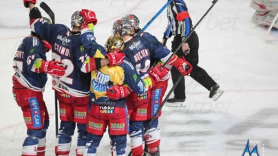 Dans un match à rebondissements, les Brûleurs de Loups se relancent face à Briançon