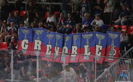 Les Brûleurs de Loups tiennent leur premier renfort