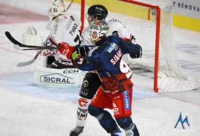 Ligue Magnus. Les Brûleurs de Loups s&rsquo;imposent difficilement à Anglet