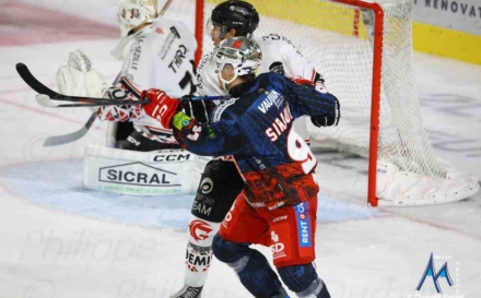 Ligue Magnus. Les Brûleurs de Loups s&rsquo;imposent difficilement à Anglet