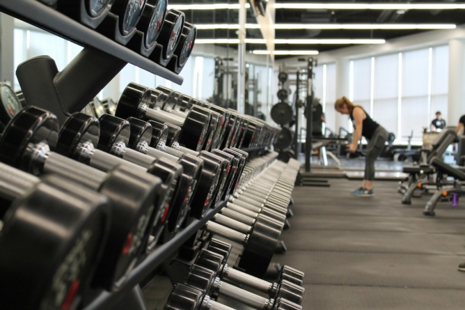 Comment choisir le bon club de sport pour pratiquer toute l’année ?